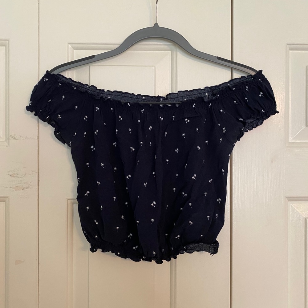 Adorable off-the-shoulder crop top